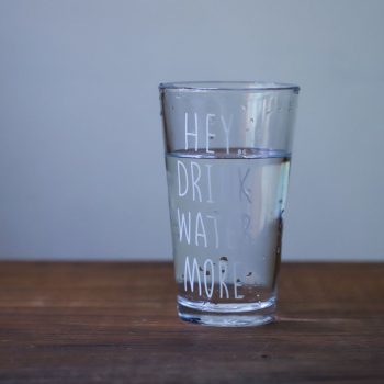 Το απλό κόλπο για να έχεις πάντα μαζί σου δροσερό νερό