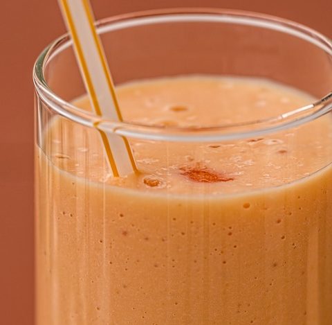 Smoothie με καρότο, πορτοκάλι & μπανάνα!