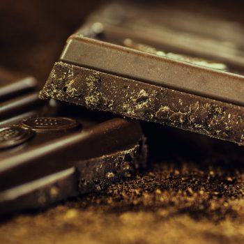 7 υγιεινοί λόγοι για να τρως περισσότερη μαύρη σοκολάτα