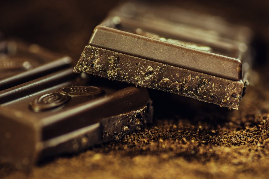 7 υγιεινοί λόγοι για να τρως περισσότερη μαύρη σοκολάτα