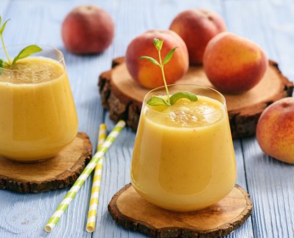 Κρεμώδες smoothie με ροδάκινο