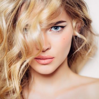 5 μυστικά για να έχεις κάθε μέρα περιποιημένα μαλλιά