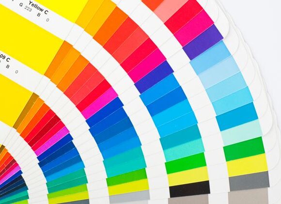 Τα χρώματα που διαλέγει για το 2021 η Pantone