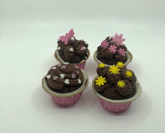 Cupcakes με σοκολατένια βουτυρόκρεμα!