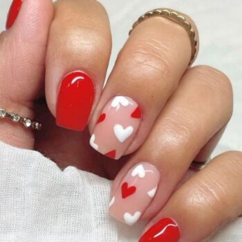 Valentine’s Nails: 20 ιδέες για ρομαντικά μανικιούρ που θα εντυπωσιάσουν